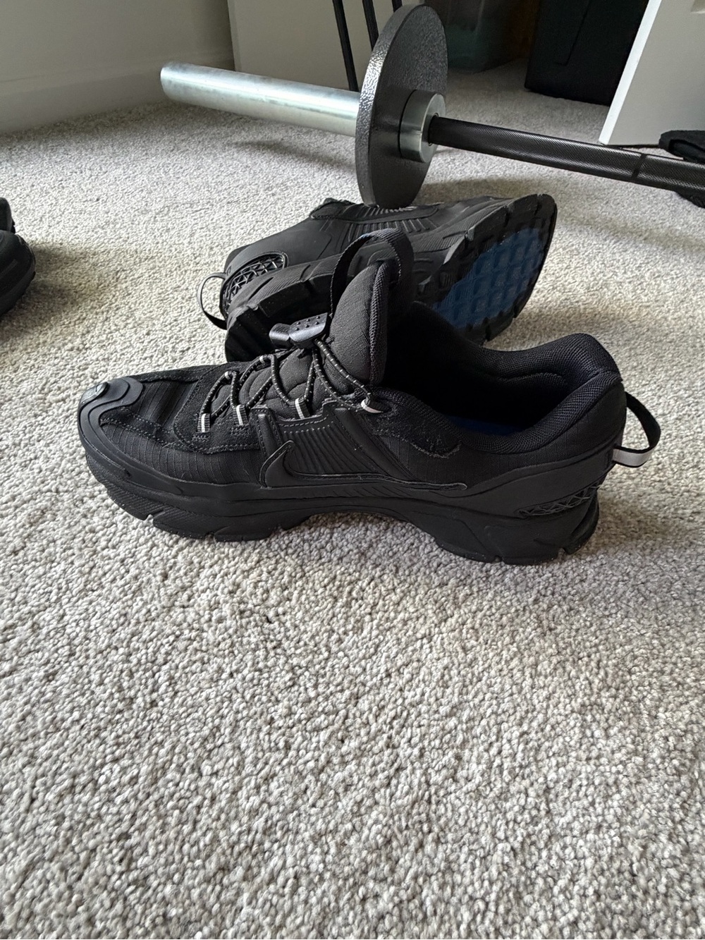 Nike Vomero Shoes - Picture 3 of 5